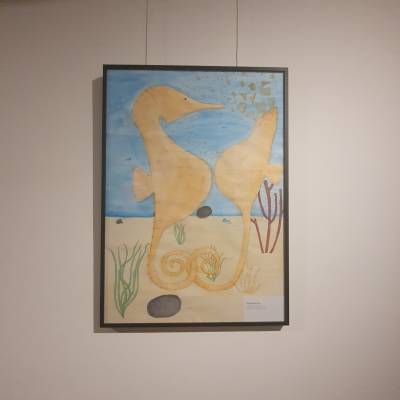 In Ihren Bildern haben die Schülerinnen und Schüler die Gedichte von Ringelnatz detailreich umgesetzt. Wie hier das Gedicht Seepferdchen.