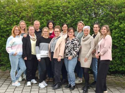 Das Team des Pflegekinderdienstes – elf Kolleginnen und ein Kollege – begleitet und berät Pflegefamilien im Alltag und unterstützt auch potenzielle Pflegeeltern auf ihrem Weg.