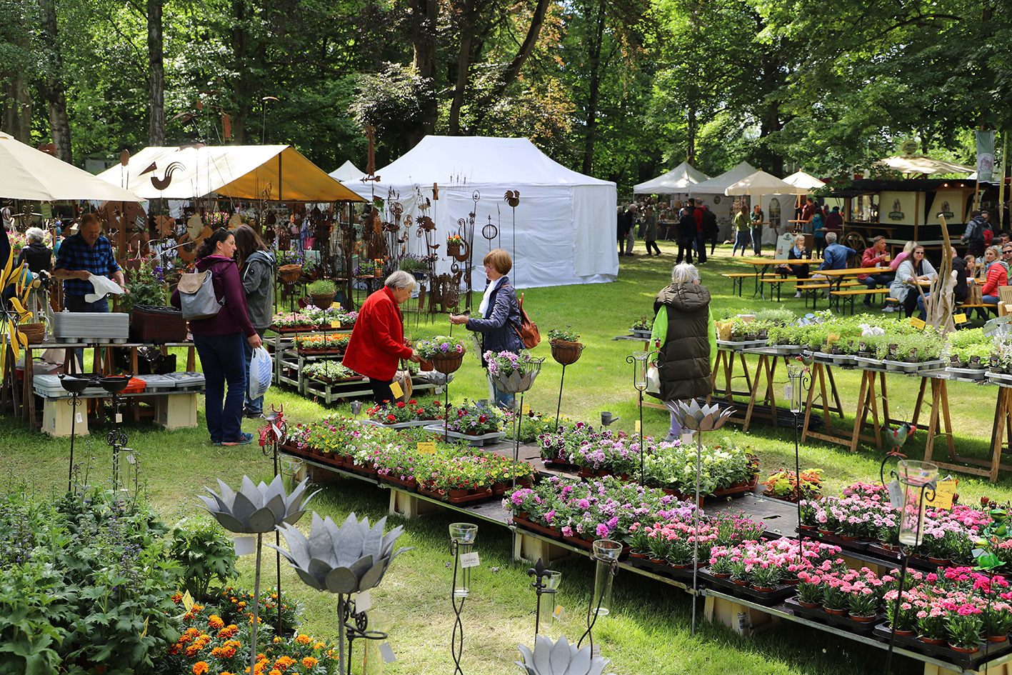 Schloss- & Gartenmarkt im Schloss Trebsen Trebsen1