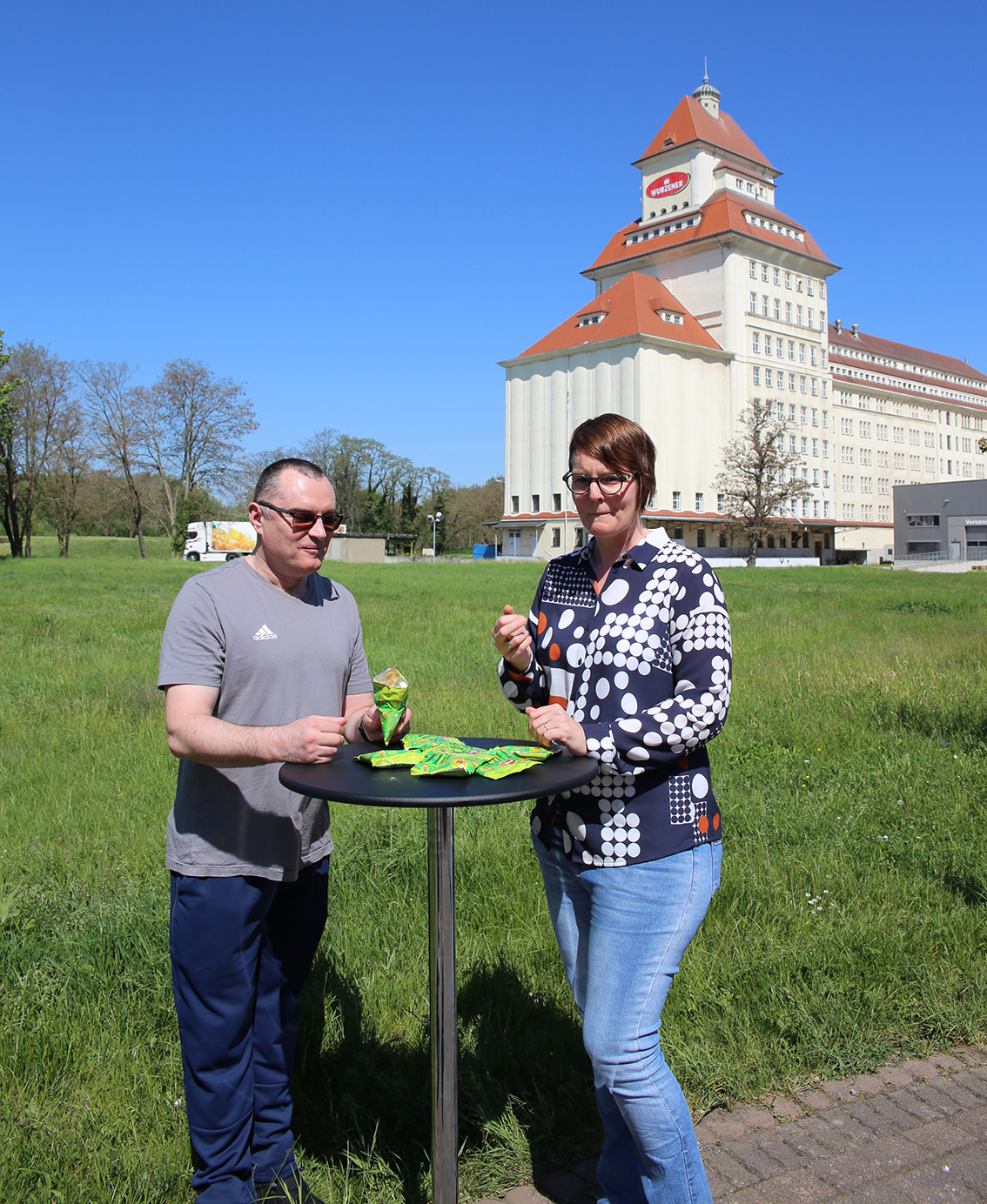 KAI-Praktikant Oleg T. und Nicole Enghardt (Wurzener Nahrungsmittel GmbH) KAI2
