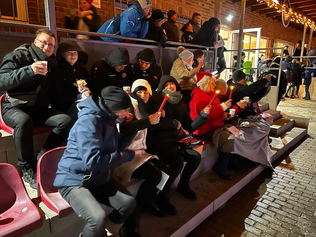 Das 1. Weihnachtssingen im Cladewald SV%20Naunhof%201920%20e.V.%202